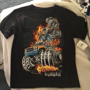 Boys size 7 T-shirt